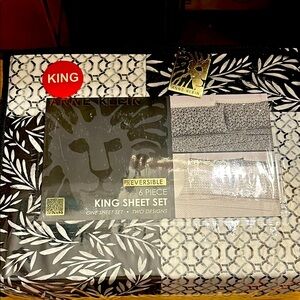Anne Klein Reversible King Sheet Set - Black and White
